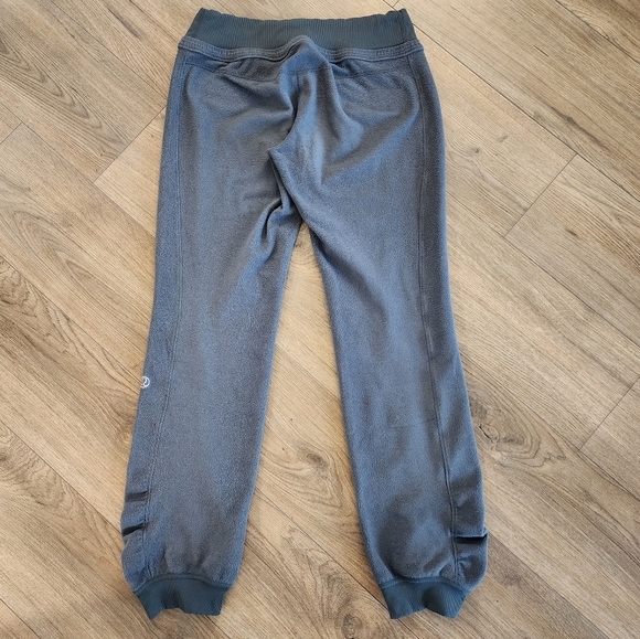 Lululemon sherpa sweatpants - Picture 2 of 9